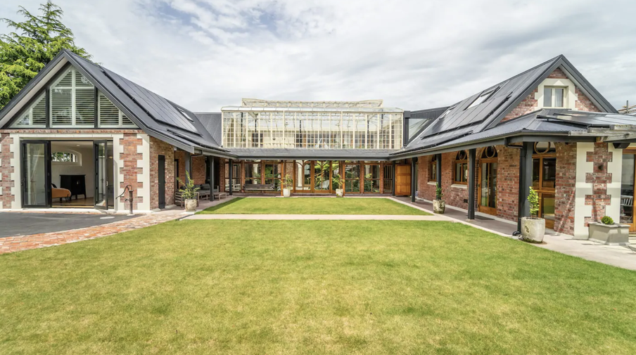 The Stables featured on Grand Designs Amazing