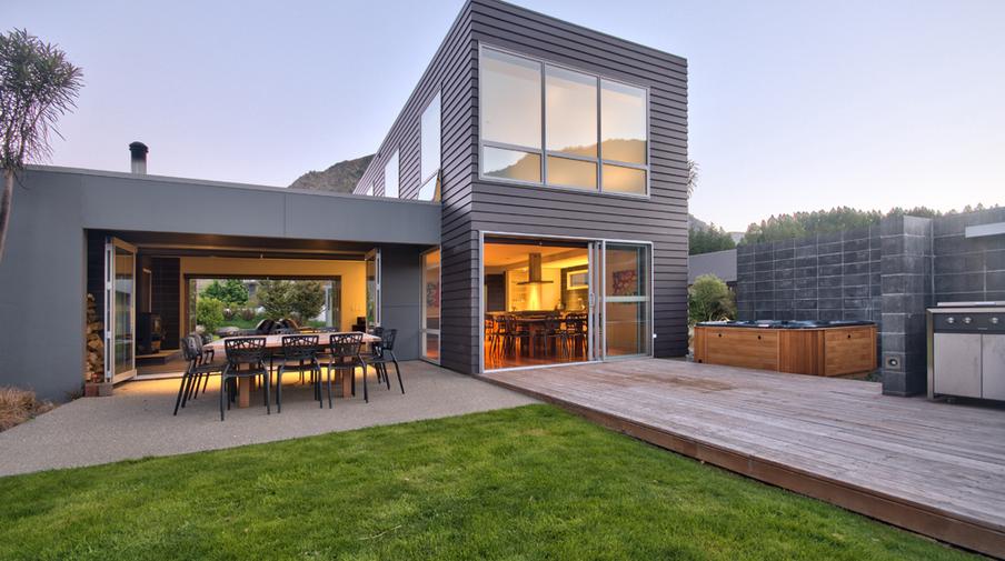 Modern Family | Amazing Accom