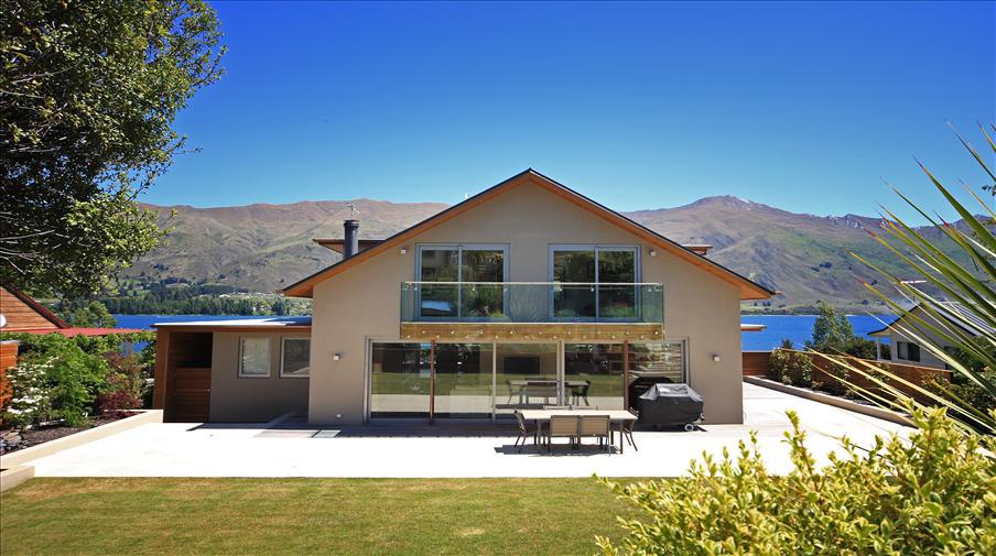 Lakefront Wanaka House Amazing