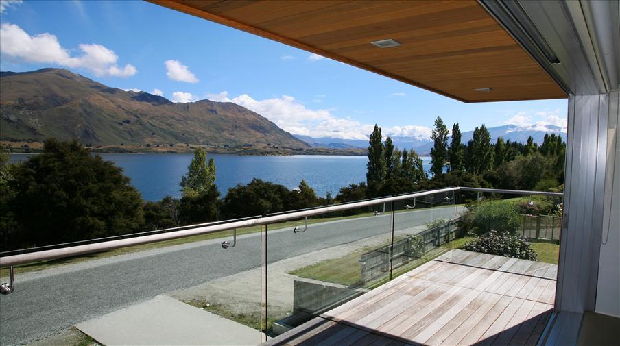 Lakefront Wanaka House Amazing